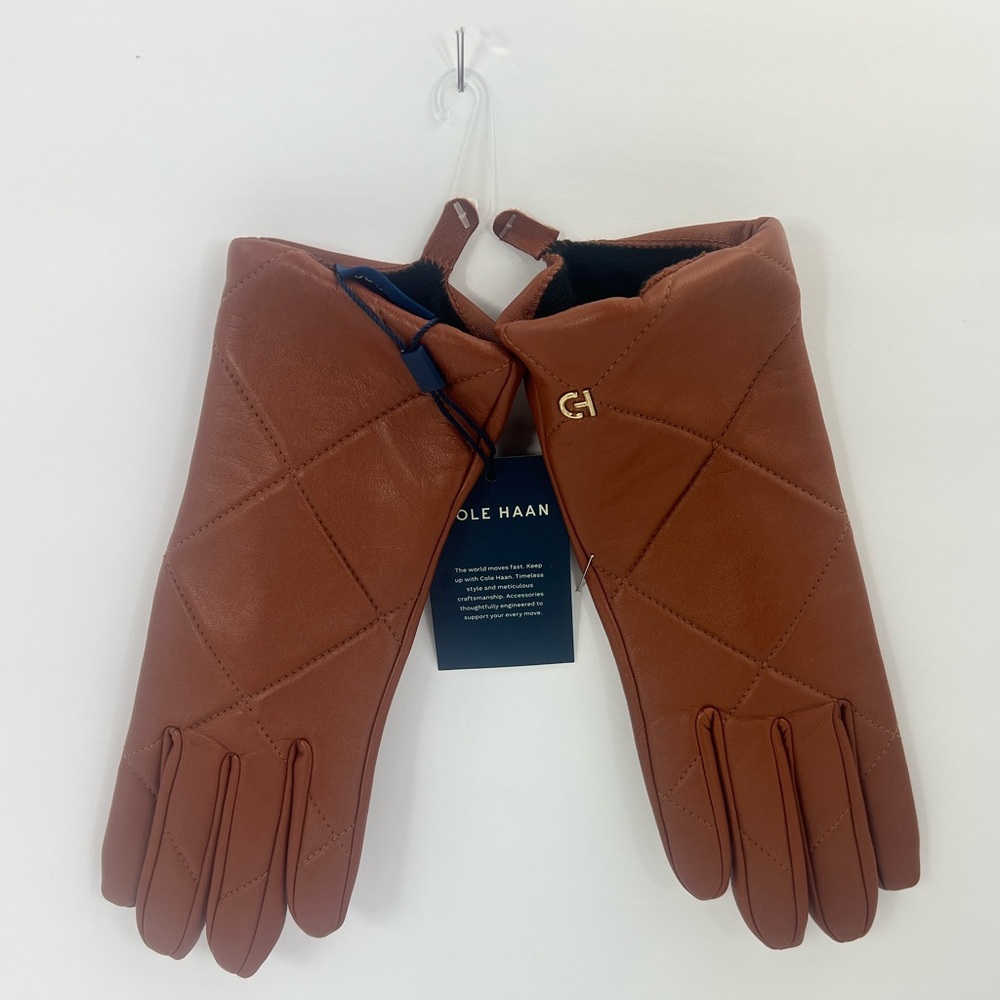 COLE HAAN QUILTED LADIES LEATHER GLOVES, MEDIUM SIZE, BRITISH TAN COLOR